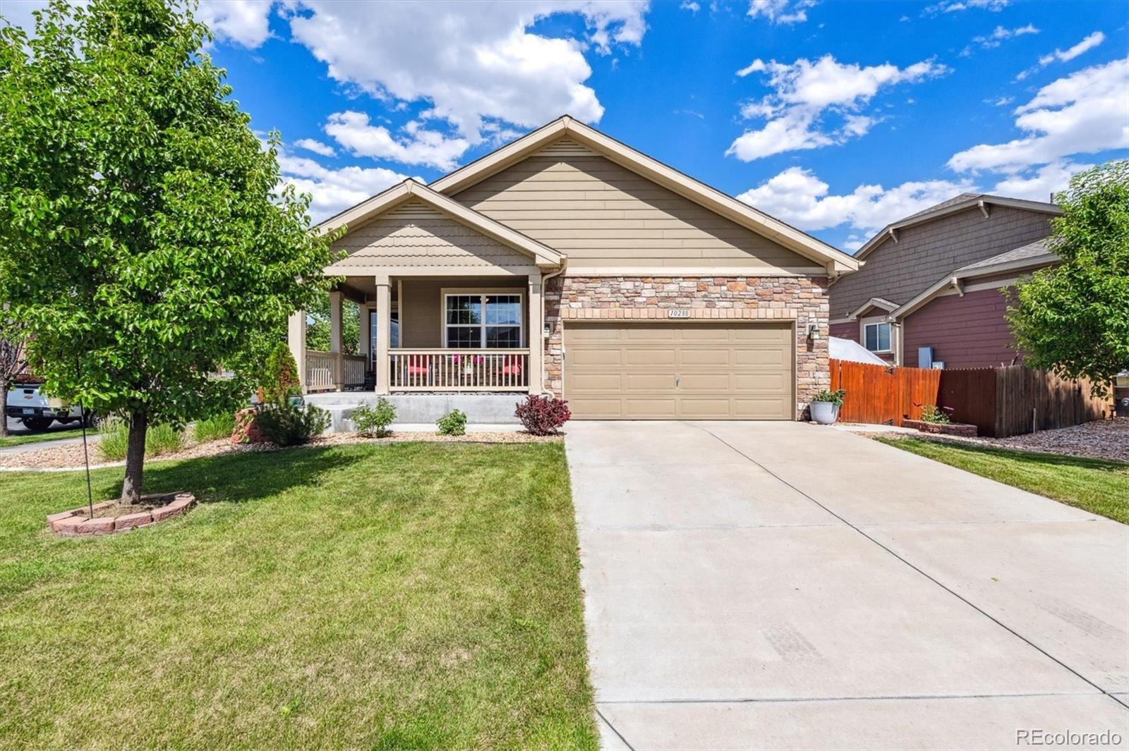 10288  Olathe Way, commerce city MLS: 6472137 Beds: 4 Baths: 4 Price: $565,000