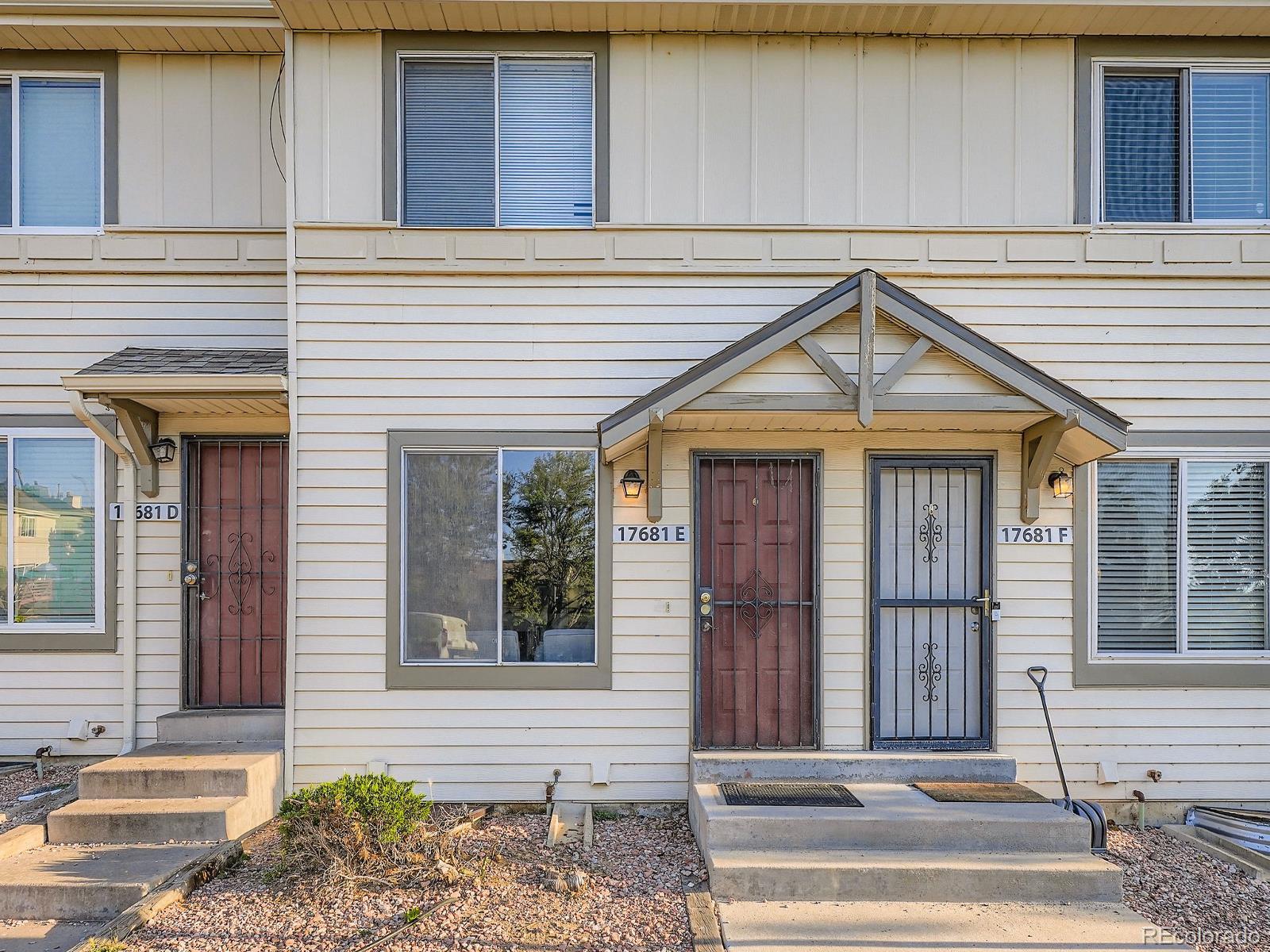 17681 E Loyola Drive, aurora MLS: 1600739 Beds: 3 Baths: 3 Price: $320,000