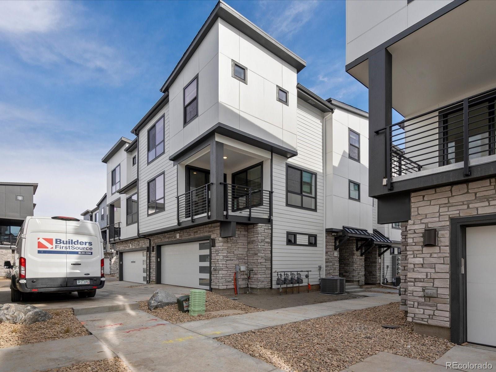 2032 S Holly Street 3, Denver  MLS: 6483133 Beds: 3 Baths: 3 Price: $579,990