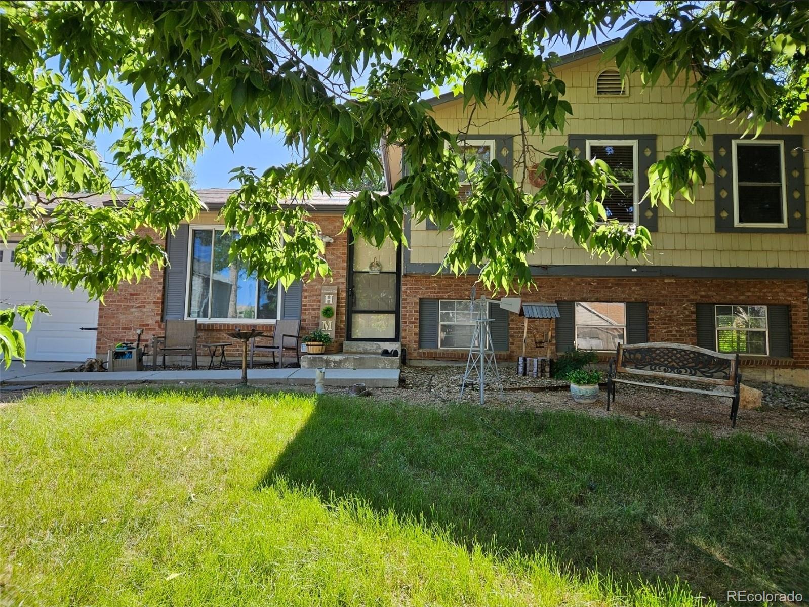 2034 S Truckee Street, aurora MLS: 4546214 Beds: 4 Baths: 2 Price: $450,000