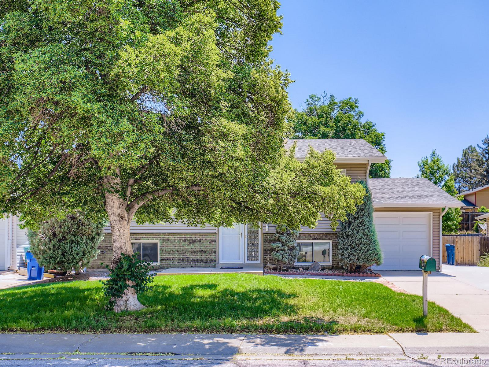1576 S Ursula Court, aurora MLS: 7834267 Beds: 4 Baths: 2 Price: $435,000
