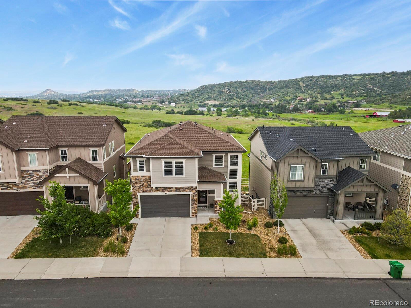 2549  Loon Circle, castle rock MLS: 2084660 Beds: 4 Baths: 3 Price: $669,000