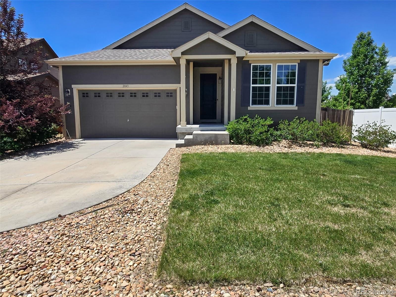 2043 S Cathay Way, aurora MLS: 4440050 Beds: 4 Baths: 3 Price: $575,000