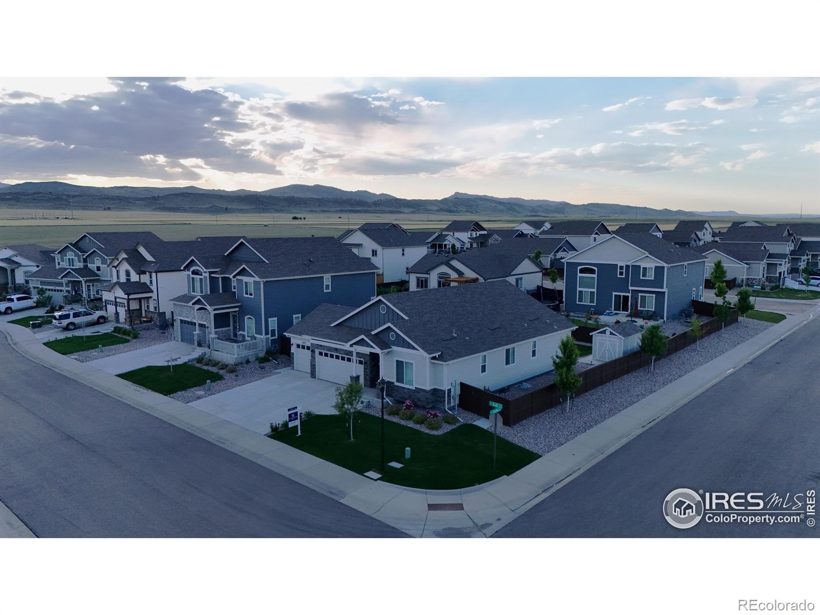 5445  Ault Drive, loveland MLS: 4567891037359 Beds: 5 Baths: 3 Price: $675,000