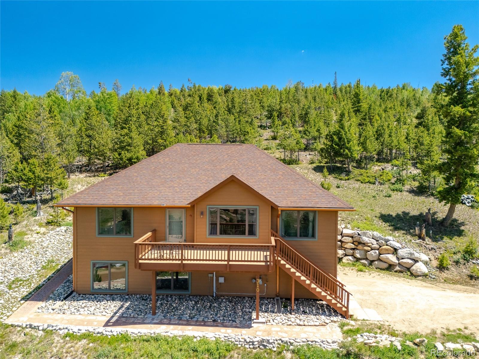 310  Overlook Drive, granby MLS: 4369487 Beds: 5 Baths: 3 Price: $949,000