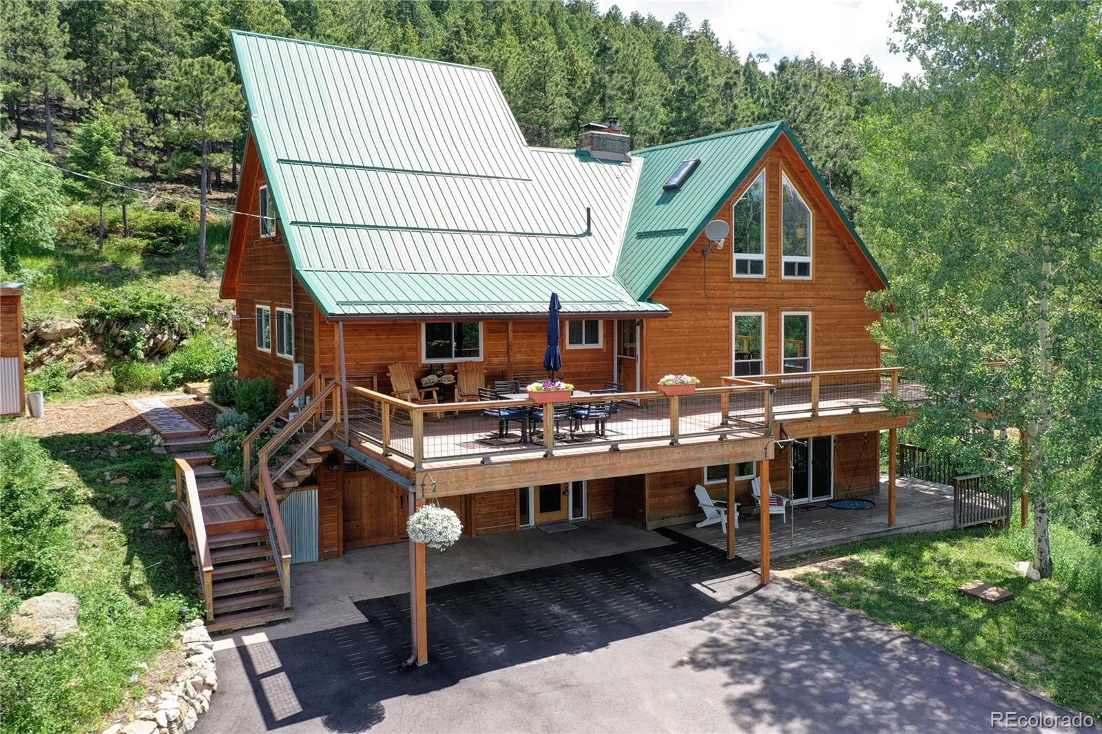 10381  Hondah Drive, littleton MLS: 2700949 Beds: 4 Baths: 3 Price: $949,000