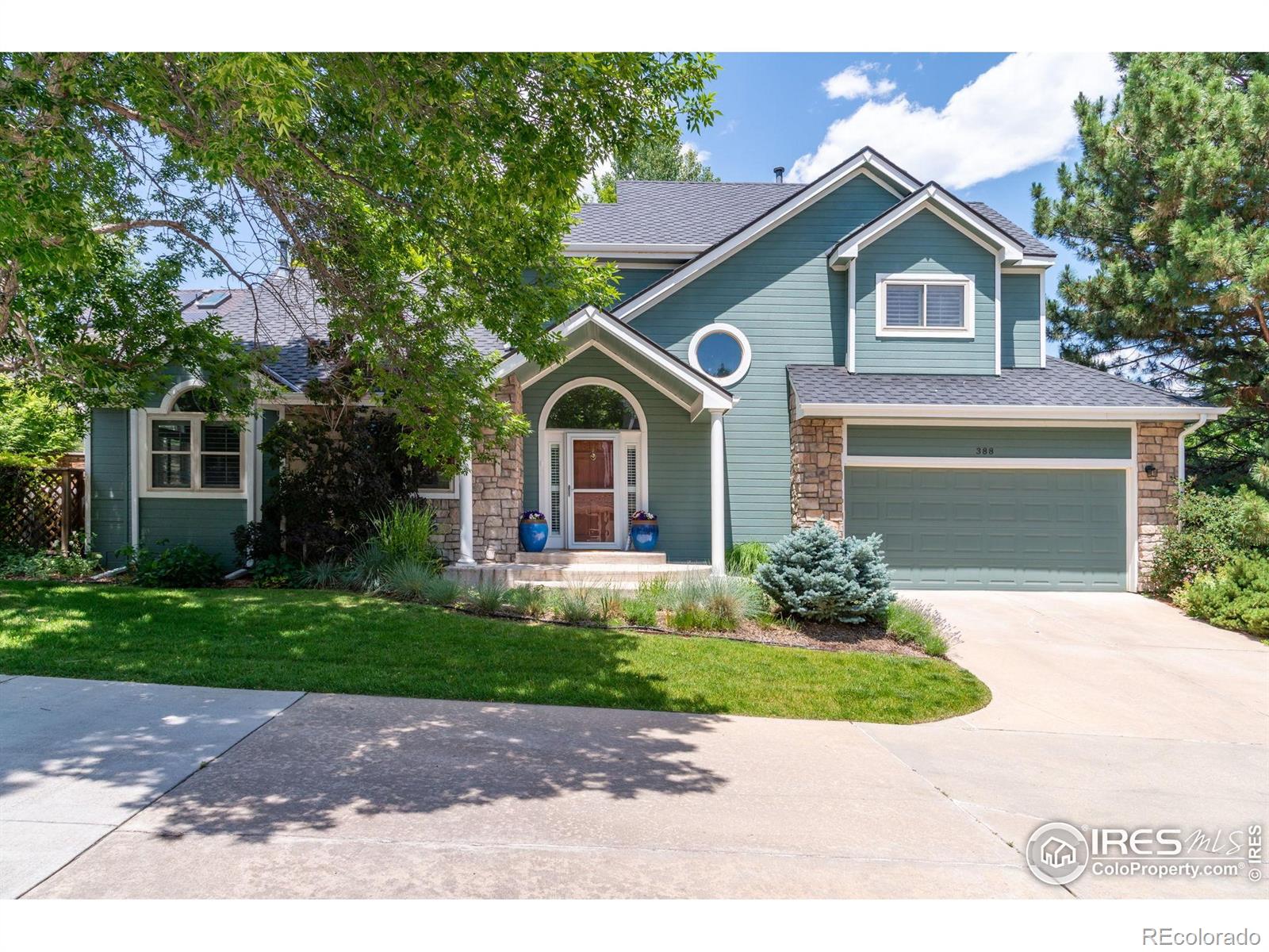 388  Fairfield Lane, louisville MLS: 4567891037448 Beds: 3 Baths: 4 Price: $995,000