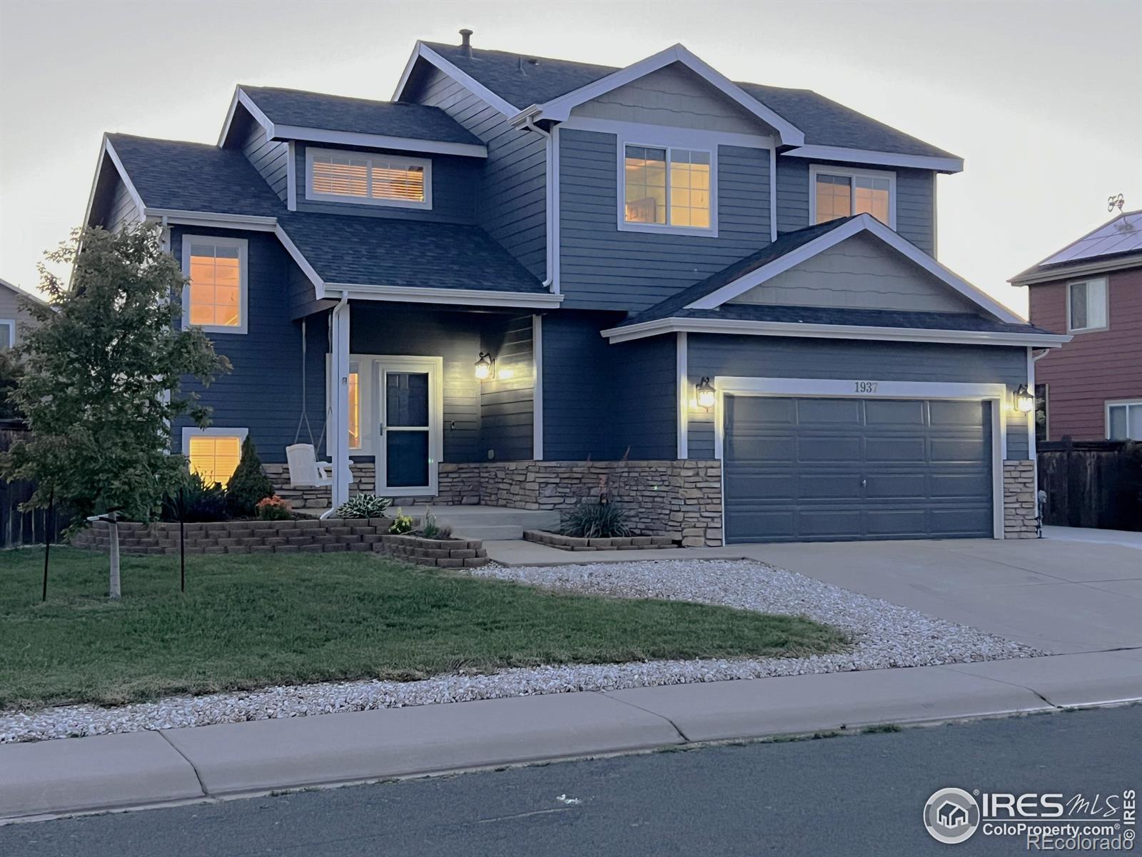1937  Mahogany Way, severance MLS: 4567891037525 Beds: 4 Baths: 4 Price: $485,000