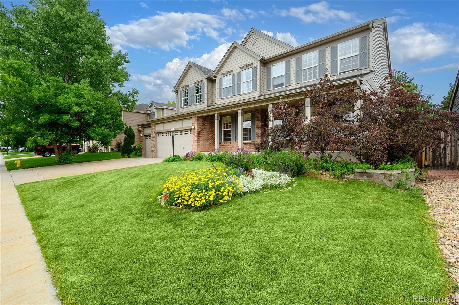 5774 S Genoa Court, aurora MLS: 4436975 Beds: 4 Baths: 3 Price: $700,000