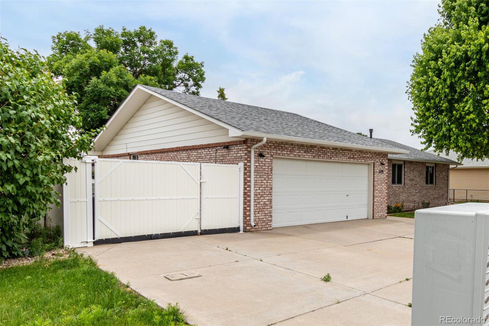 209 E Chestnut Street, windsor  House Search MLS Picture