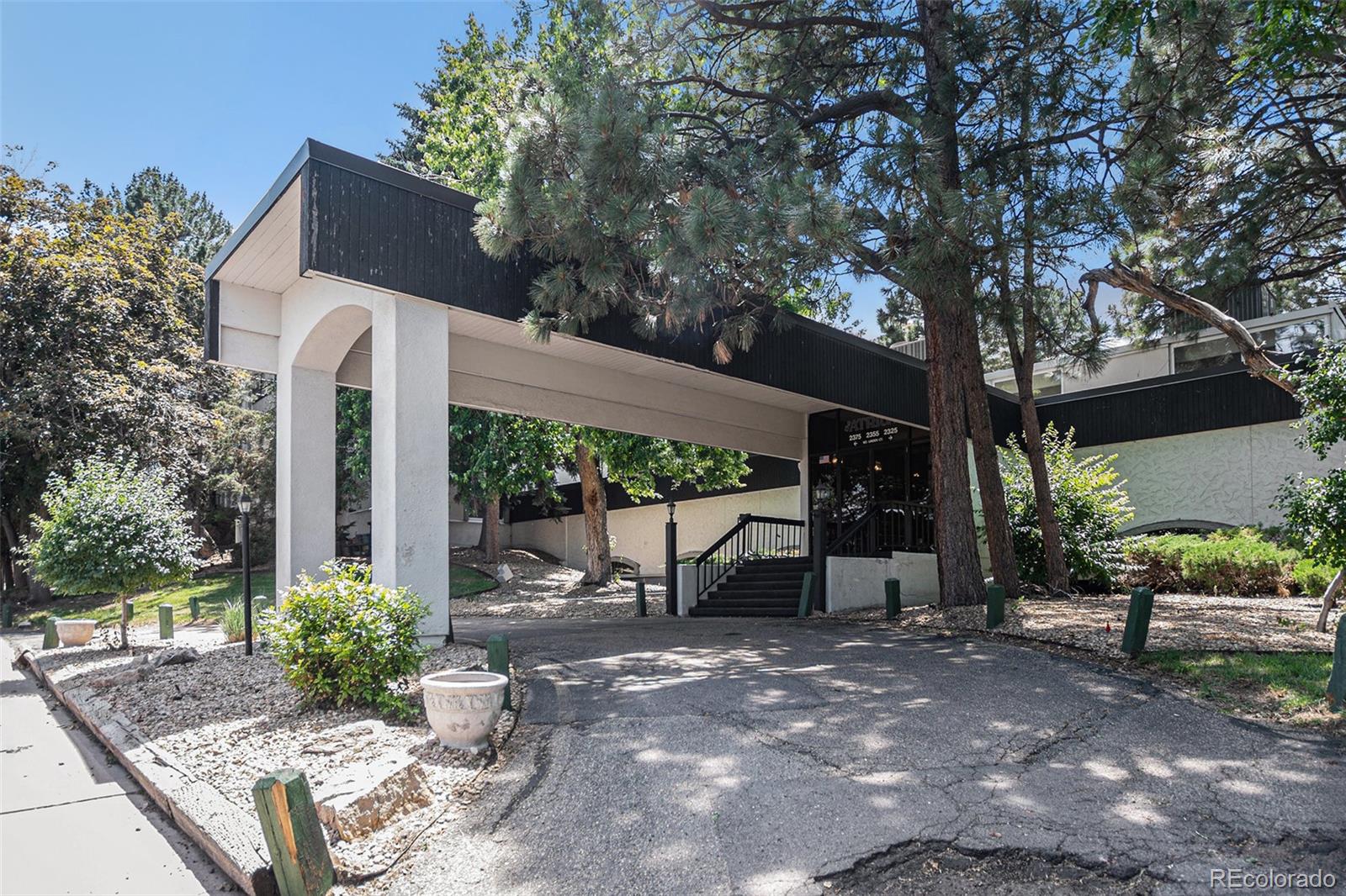 2375 S Linden Court 201, Denver  MLS: 6878196 Beds: 1 Baths: 1 Price: $175,000