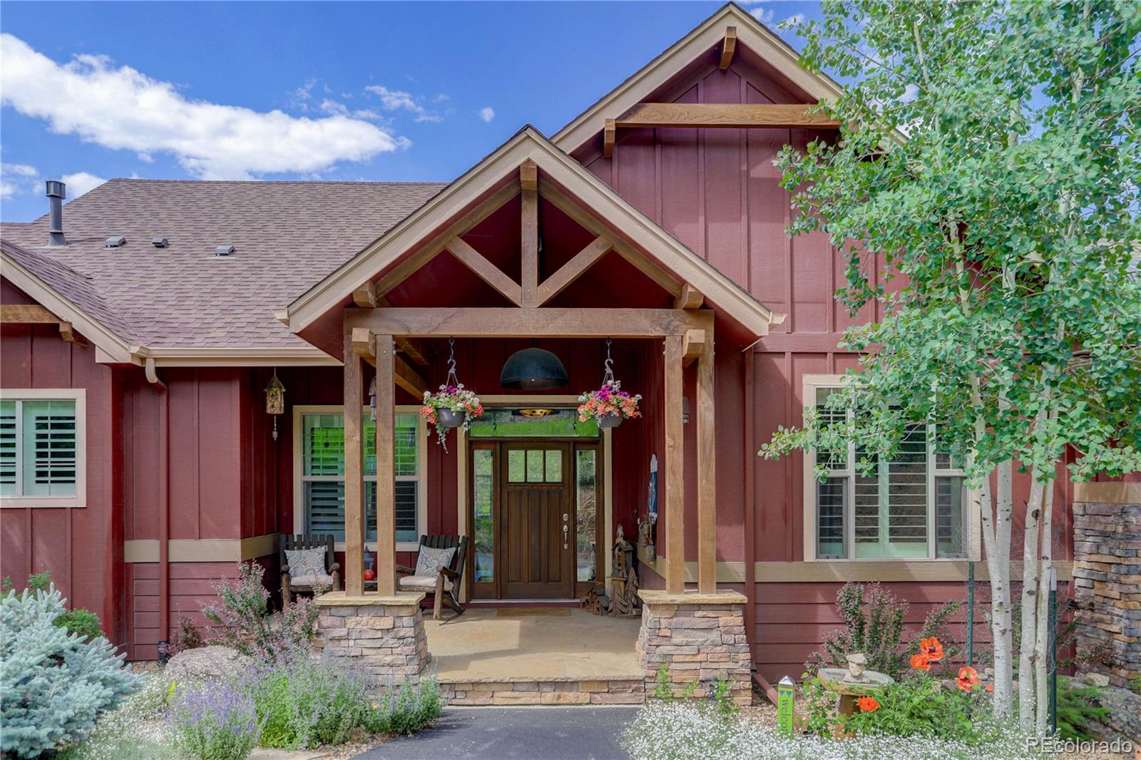 31189  Manitoba Drive, evergreen MLS: 9963447 Beds: 3 Baths: 4 Price: $1,500,000
