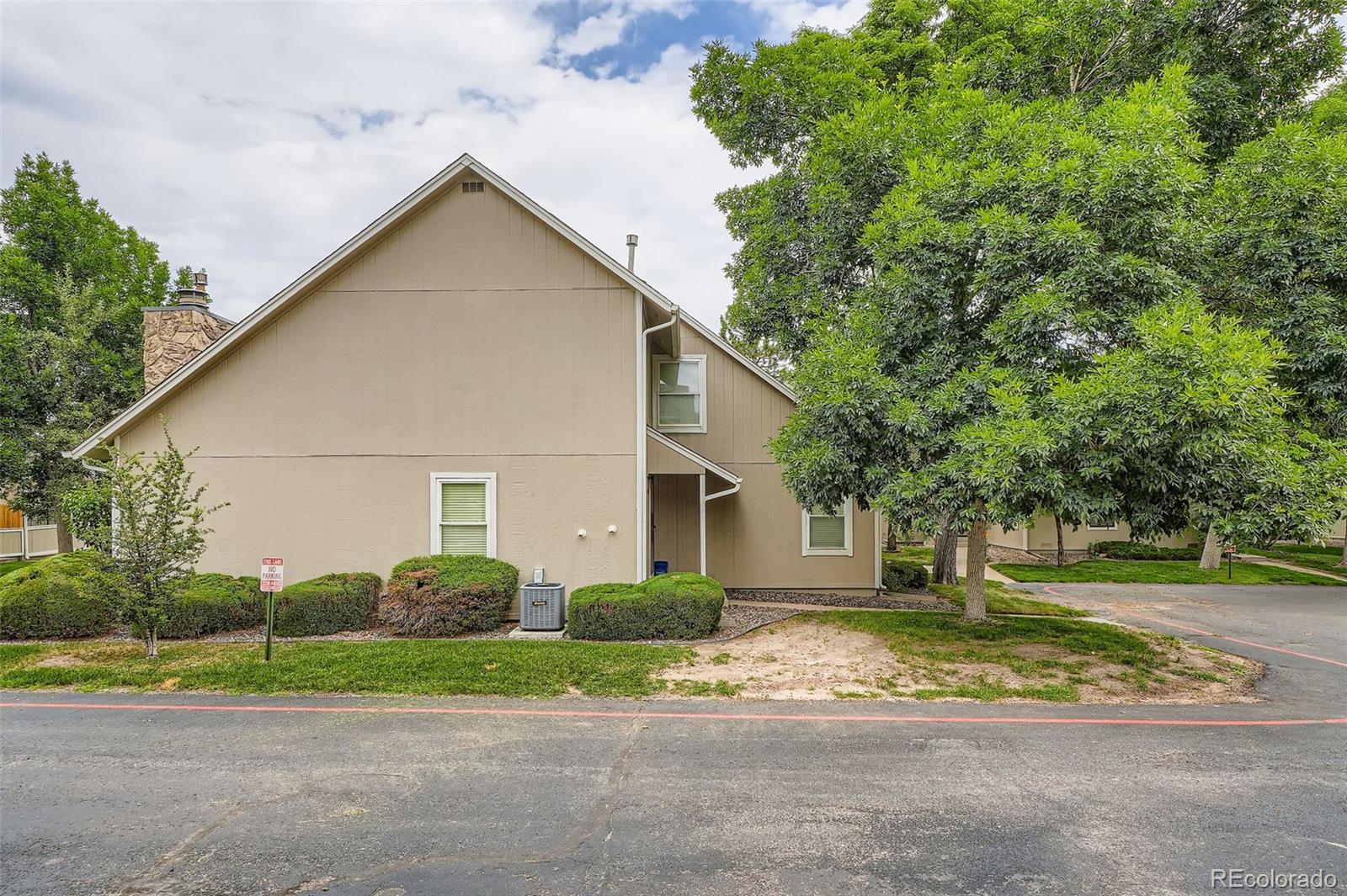 2625 S Xanadu Way E, Aurora  MLS: 1720886 Beds: 2 Baths: 2 Price: $365,000