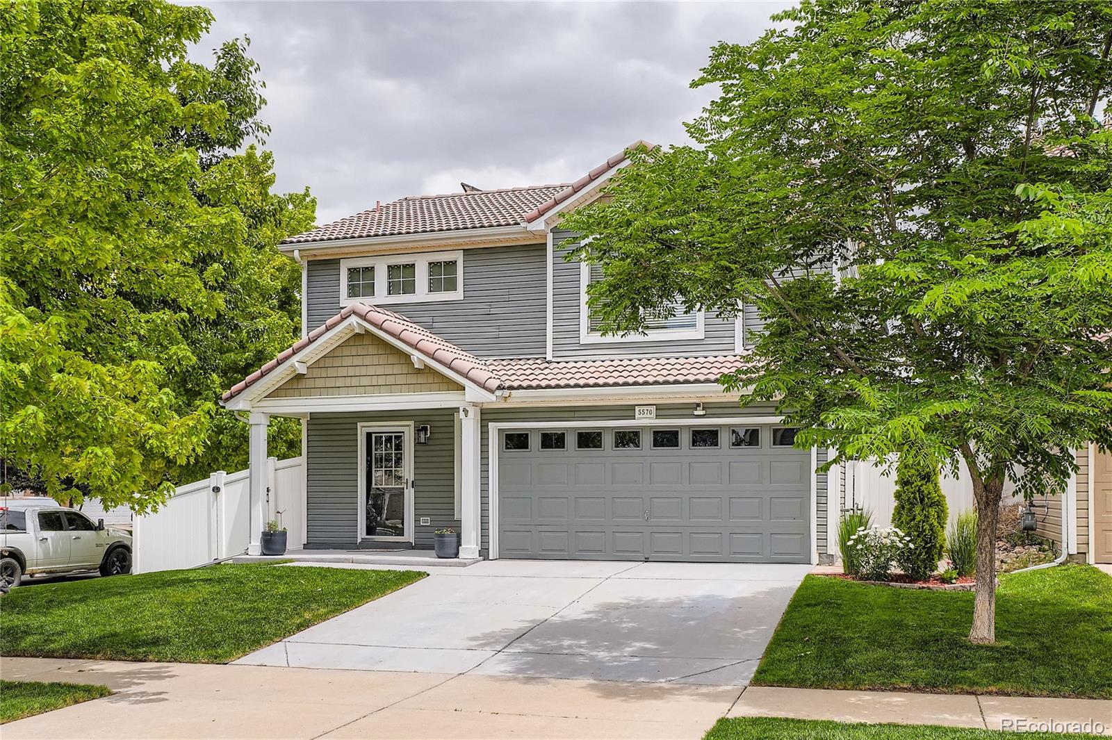5570  Nepal Street, denver MLS: 8486231 Beds: 3 Baths: 3 Price: $485,000