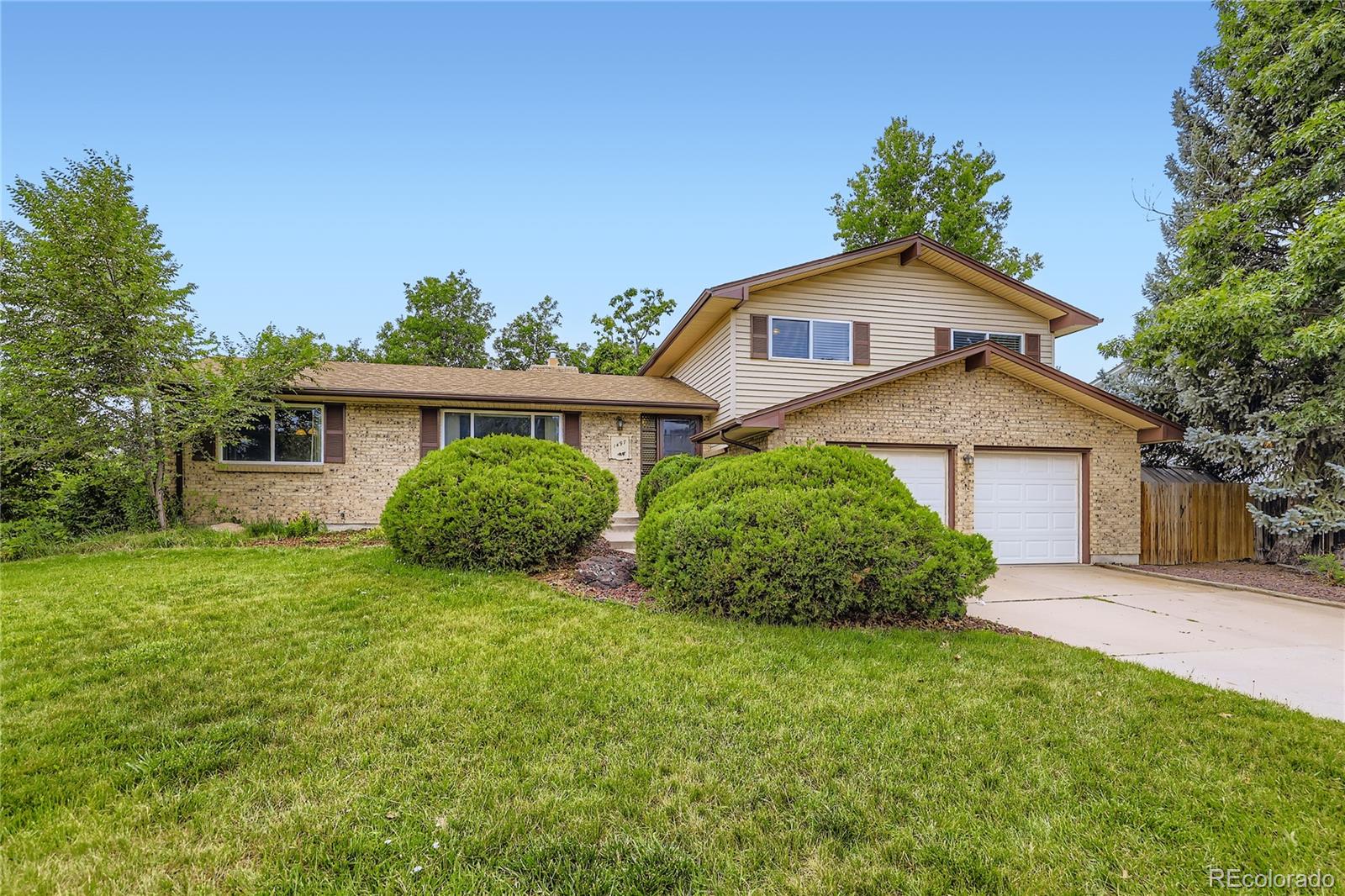 1497 S Oakland Street, aurora MLS: 5686561 Beds: 3 Baths: 4 Price: $529,900