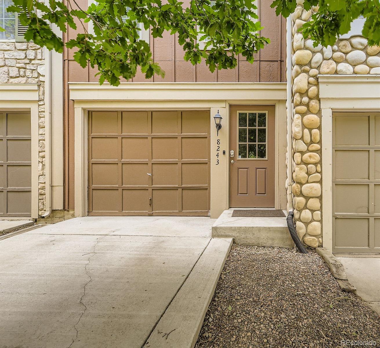 8243 S Fillmore Circle, centennial MLS: 3649166 Beds: 2 Baths: 2 Price: $415,000