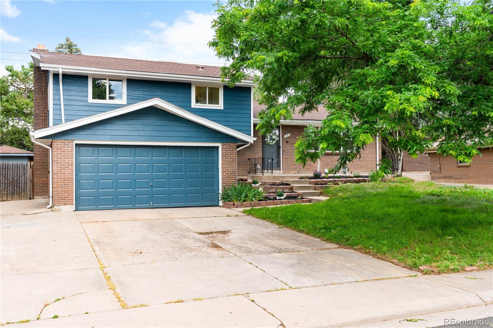 544 S Victor Way, aurora MLS: 3705618 Beds: 4 Baths: 3 Price: $549,900