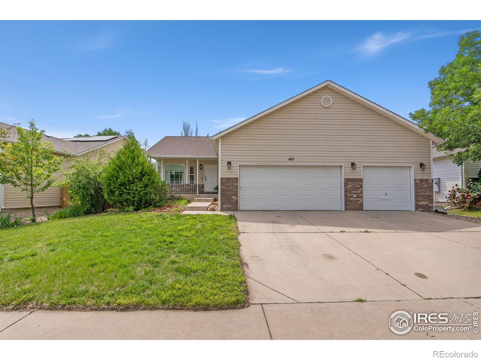410  Norwood Court, windsor MLS: 4567891037709 Beds: 3 Baths: 2 Price: $515,000