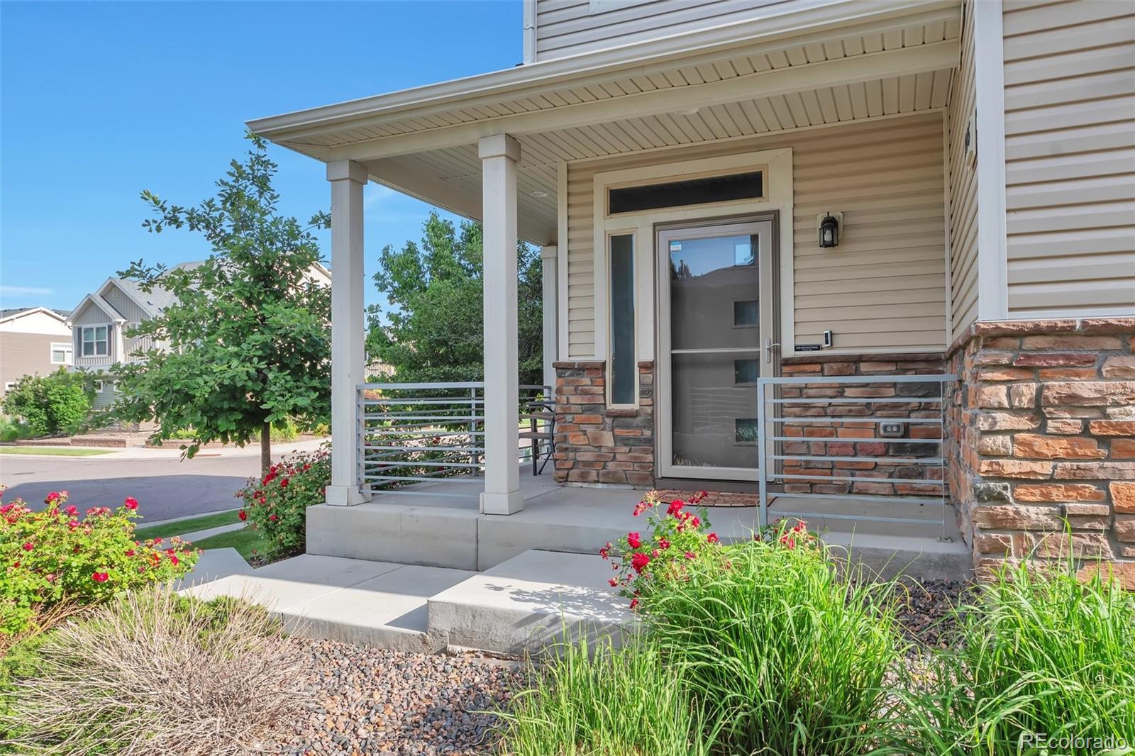 18096 E 104th Way, commerce city MLS: 9046807 Beds: 3 Baths: 3 Price: $525,000