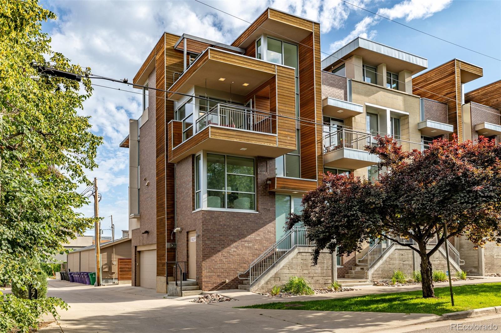 2758 W 22nd Avenue, denver MLS: 9786052 Beds: 2 Baths: 3 Price: $925,000