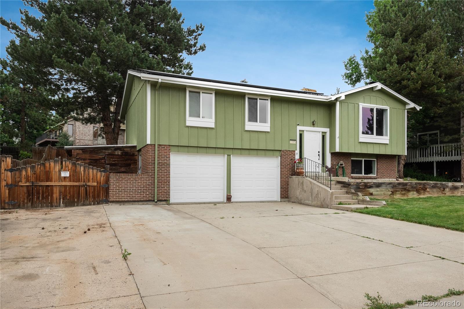 11805 W 74th Avenue, arvada MLS: 2307044 Beds: 3 Baths: 3 Price: $599,999