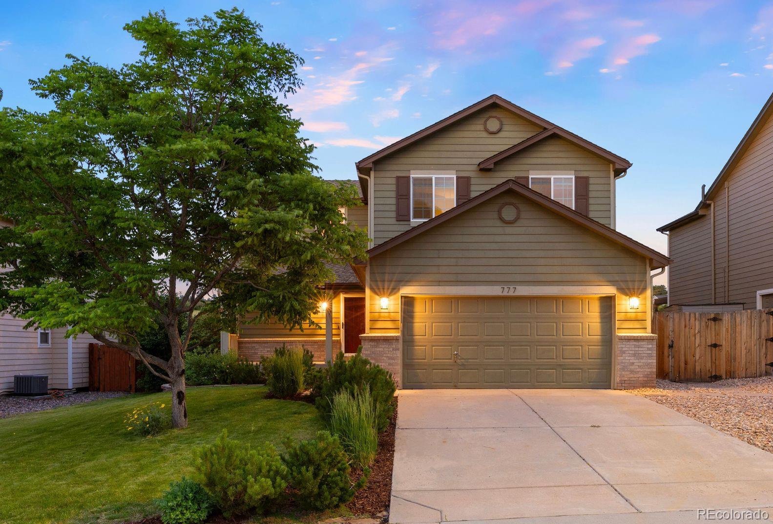 777  Whispering Oak Drive, castle rock MLS: 6541494 Beds: 4 Baths: 4 Price: $650,000