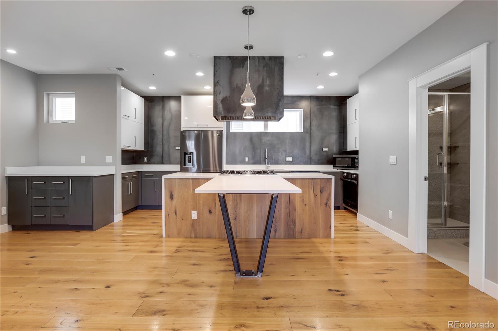 2724  Federal Boulevard, denver MLS: 7723660 Beds: 2 Baths: 4 Price: $710,000