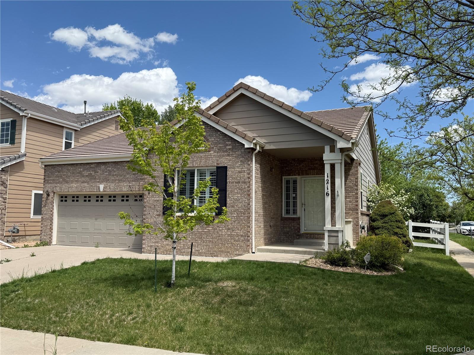 1216 S Flat Rock Circle, aurora MLS: 7983550 Beds: 3 Baths: 2 Price: $419,900