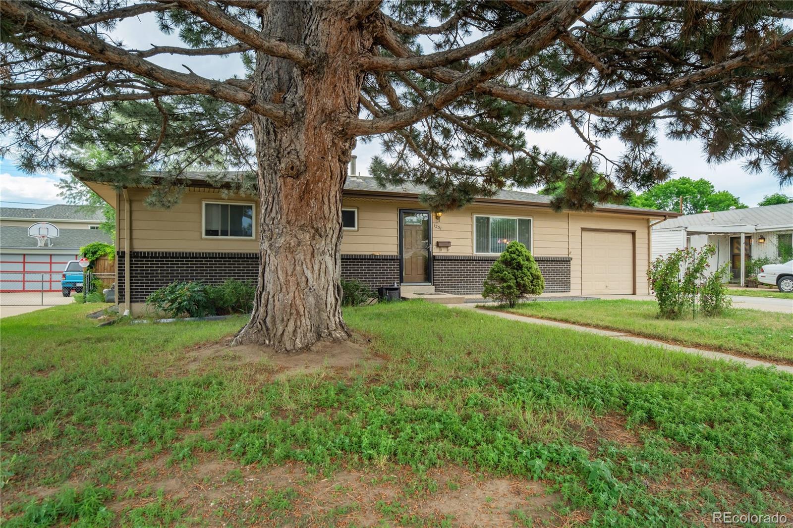 1231 W Radcliff Avenue, englewood  House Search MLS Picture