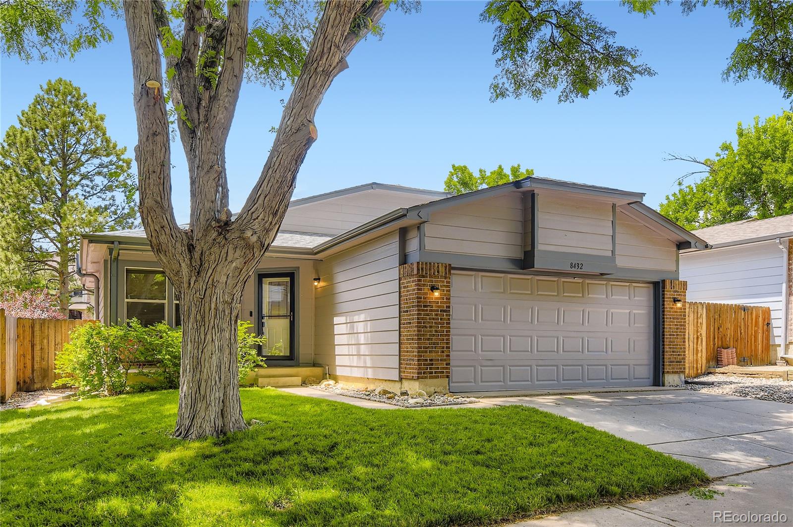 8432 S Upham Way, littleton MLS: 8498809 Beds: 3 Baths: 2 Price: $560,000