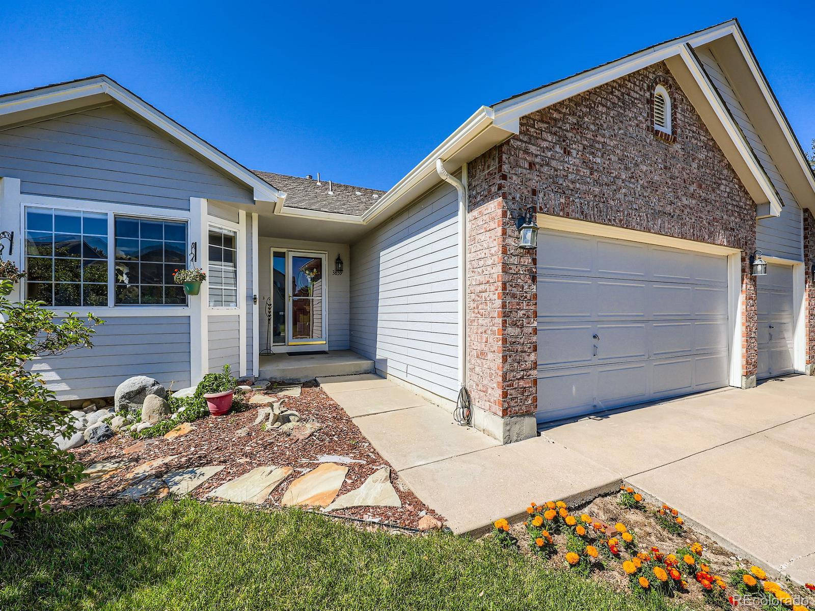 3859  Rawhide Circle, castle rock MLS: 4336706 Beds: 3 Baths: 2 Price: $570,000