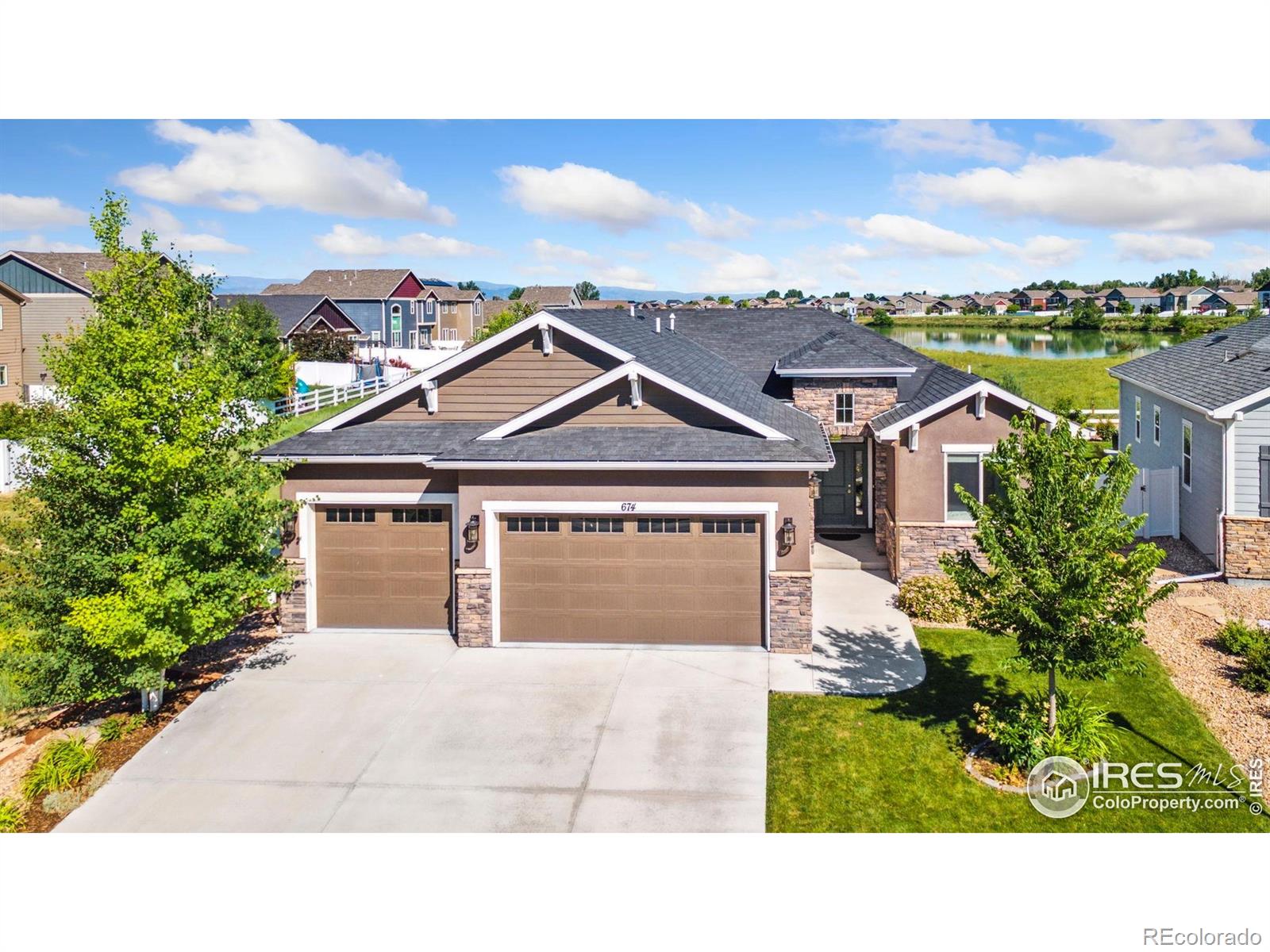 674  Sundance Drive, windsor MLS: 4567891038079 Beds: 5 Baths: 4 Price: $750,000