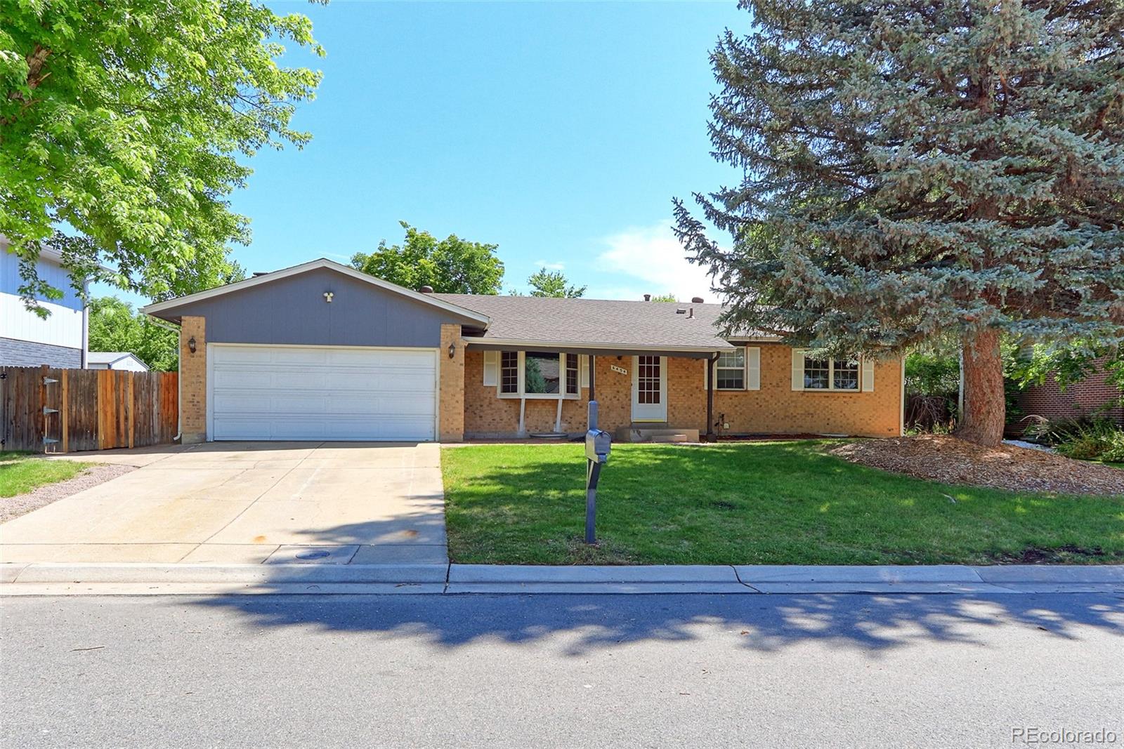 6454 W 85th Avenue, arvada MLS: 2309484 Beds: 5 Baths: 3 Price: $649,900