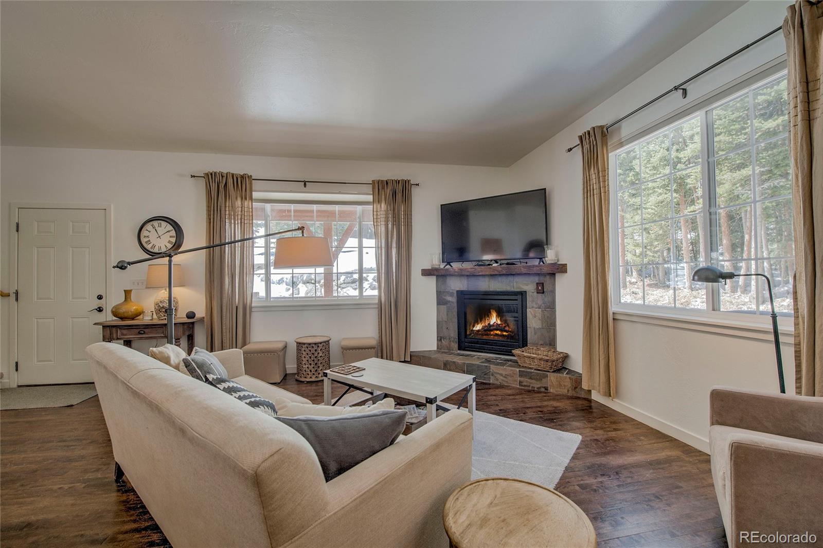 532  Kimmes Lane, breckenridge MLS: 3337089 Beds: 3 Baths: 3 Price: $1,175,000