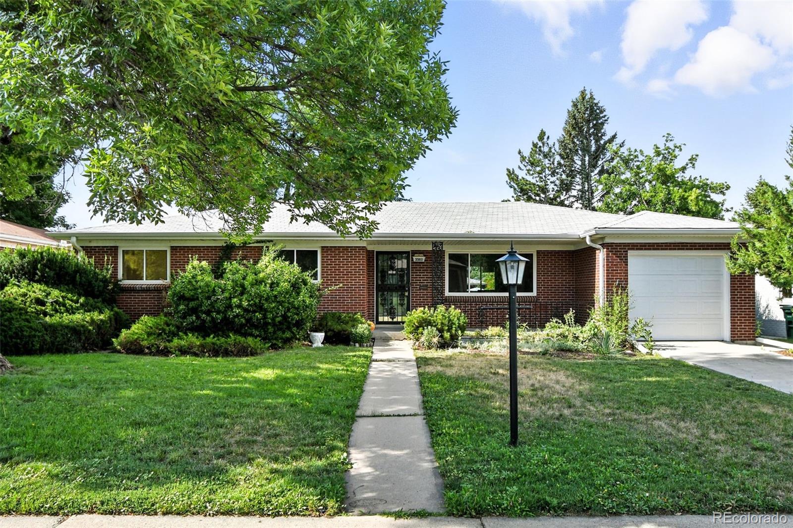 5503 E Utah Place, denver MLS: 1538757 Beds: 4 Baths: 3 Price: $675,000