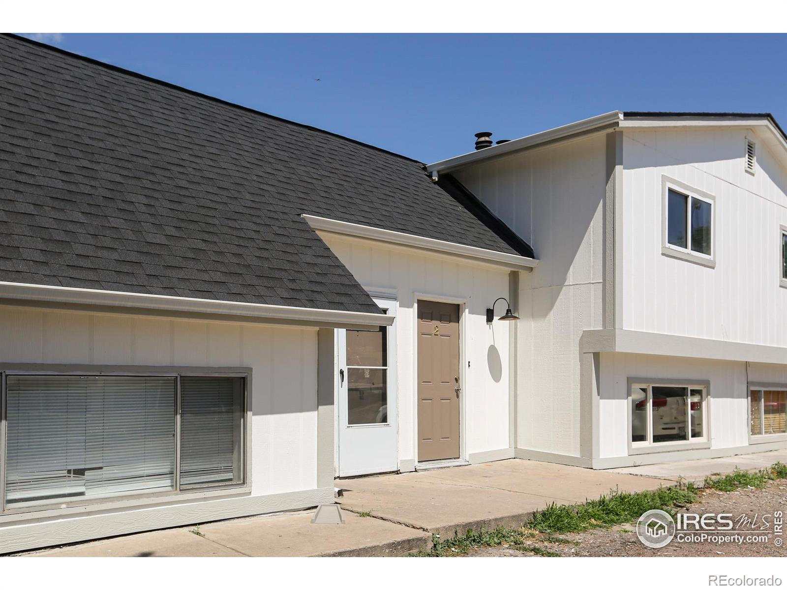 3051  Craft Way , Westminster  MLS: 4567891038253 Beds: 3 Baths: 1 Price: $210,000