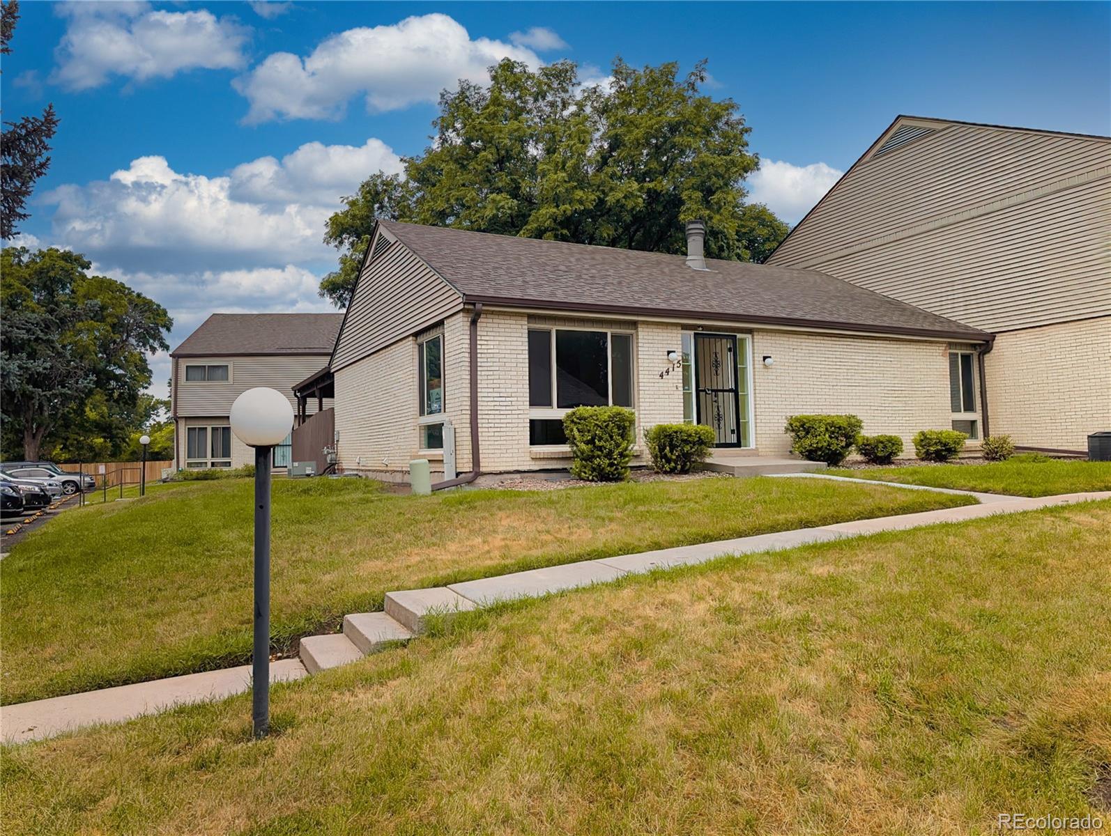 4415 W Ponds Circle, littleton MLS: 3181100 Beds: 3 Baths: 3 Price: $570,000