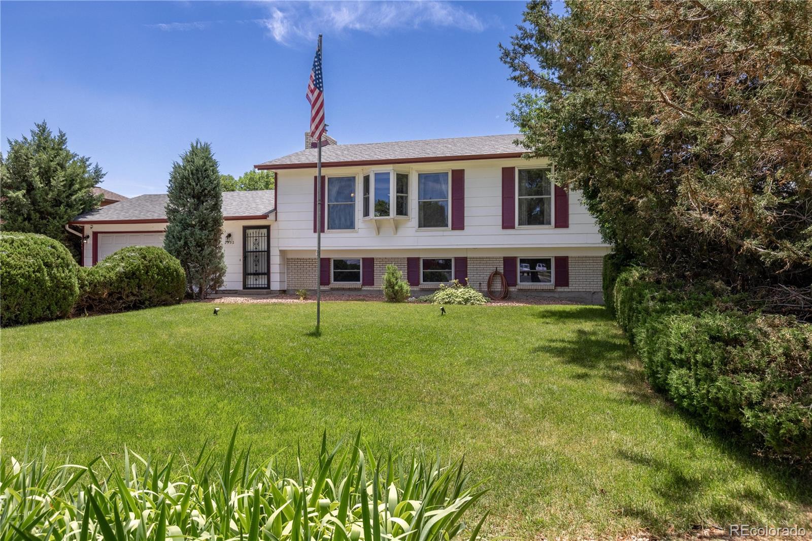 2932 E 96th Place, thornton MLS: 5538167 Beds: 4 Baths: 2 Price: $520,000