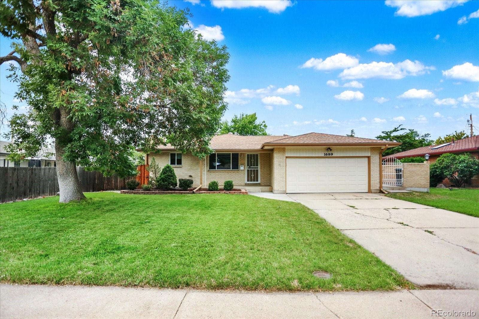 1689 S Dudley Court, lakewood MLS: 2187634 Beds: 4 Baths: 3 Price: $579,900