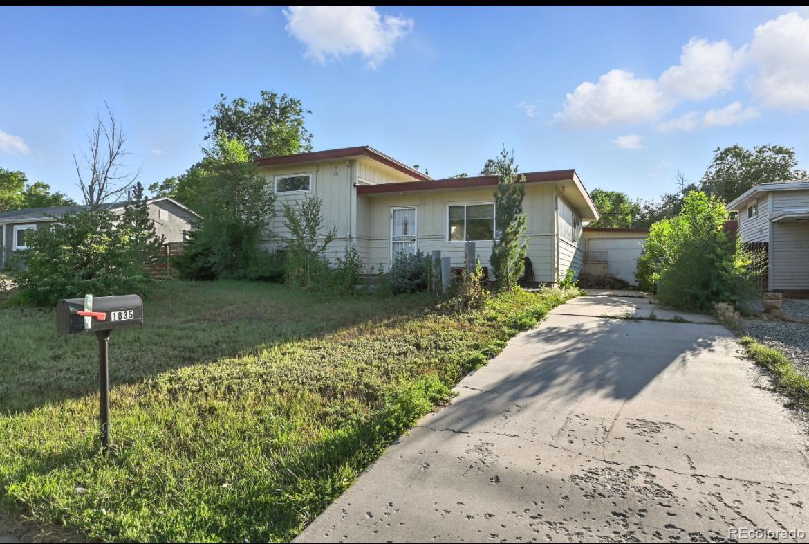 1835  Ingalls Street, lakewood MLS: 6553469 Beds: 4 Baths: 2 Price: $400,000