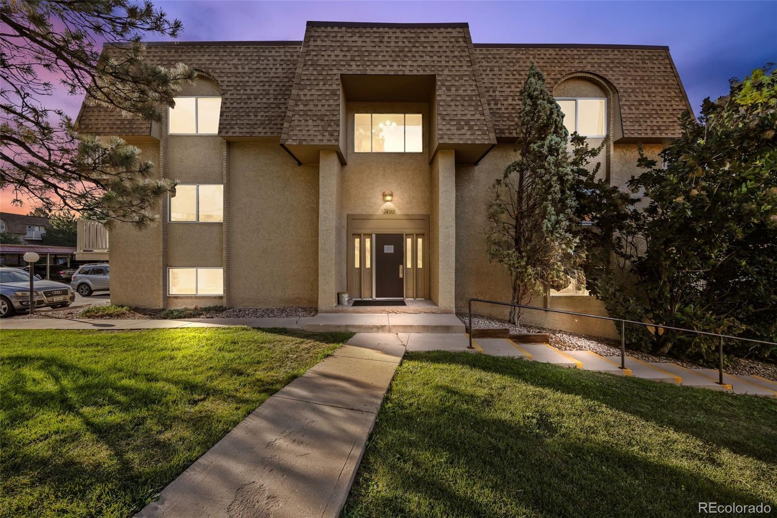 7495 E Quincy Avenue 208, Denver  MLS: 8383968 Beds: 2 Baths: 1 Price: $199,540