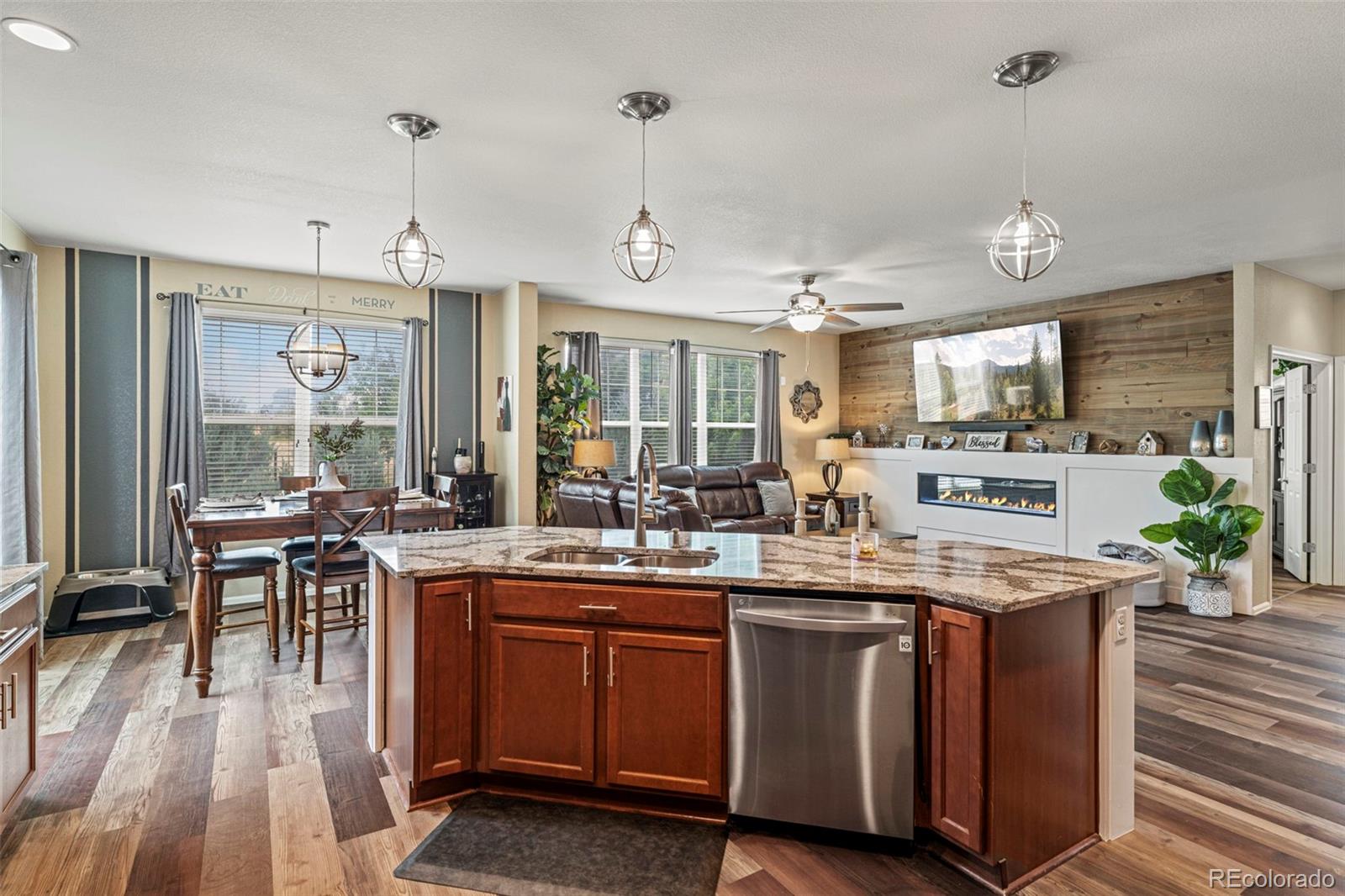 5179 S Elk Street, aurora MLS: 6730793 Beds: 4 Baths: 5 Price: $825,000