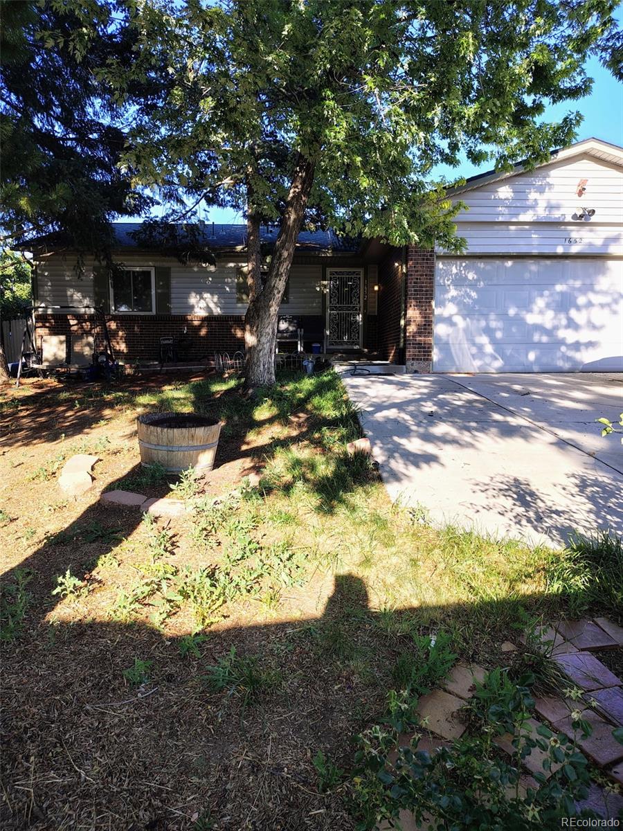1652 S Evanston Street, aurora MLS: 2305399 Beds: 5 Baths: 3 Price: $435,000