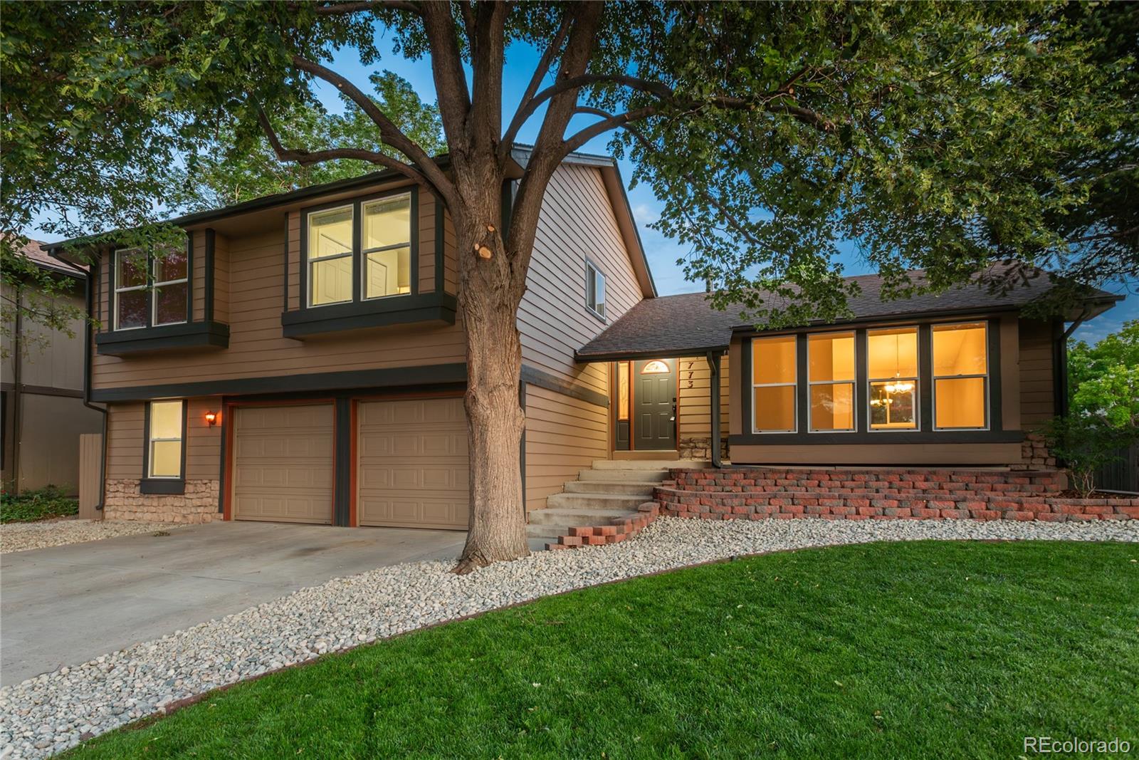 773 S Dearborn Circle, aurora MLS: 9131379 Beds: 4 Baths: 3 Price: $550,000