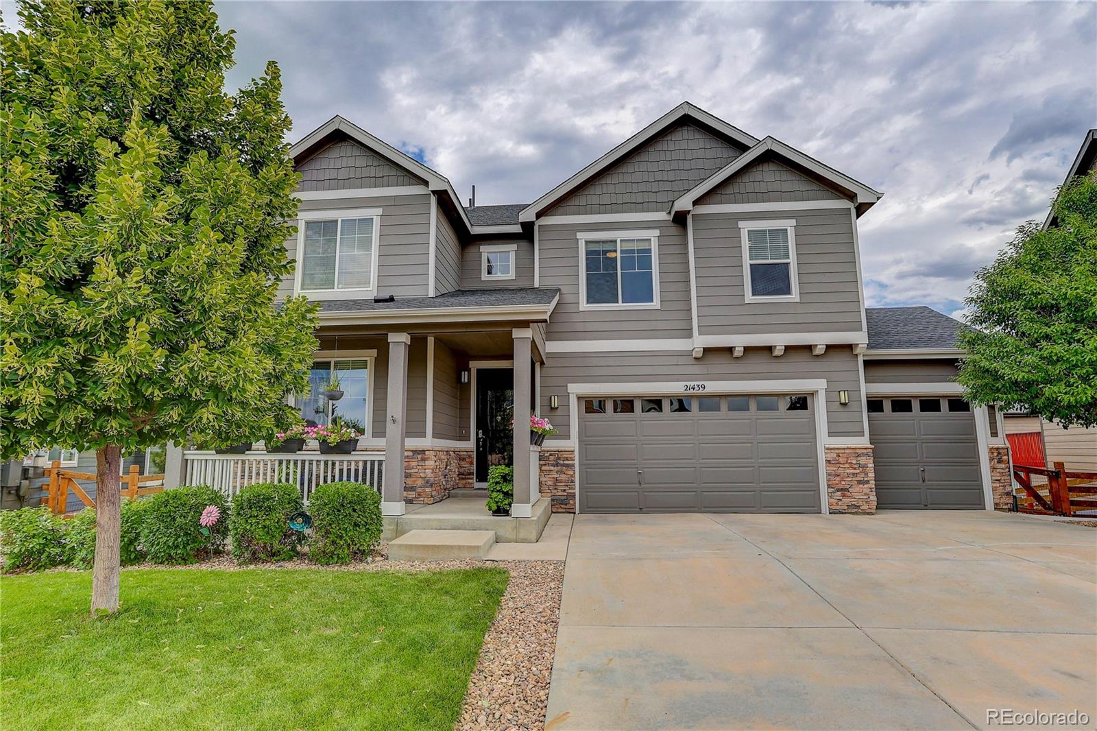 21439 E Union Drive, aurora MLS: 9898153 Beds: 4 Baths: 3 Price: $725,000