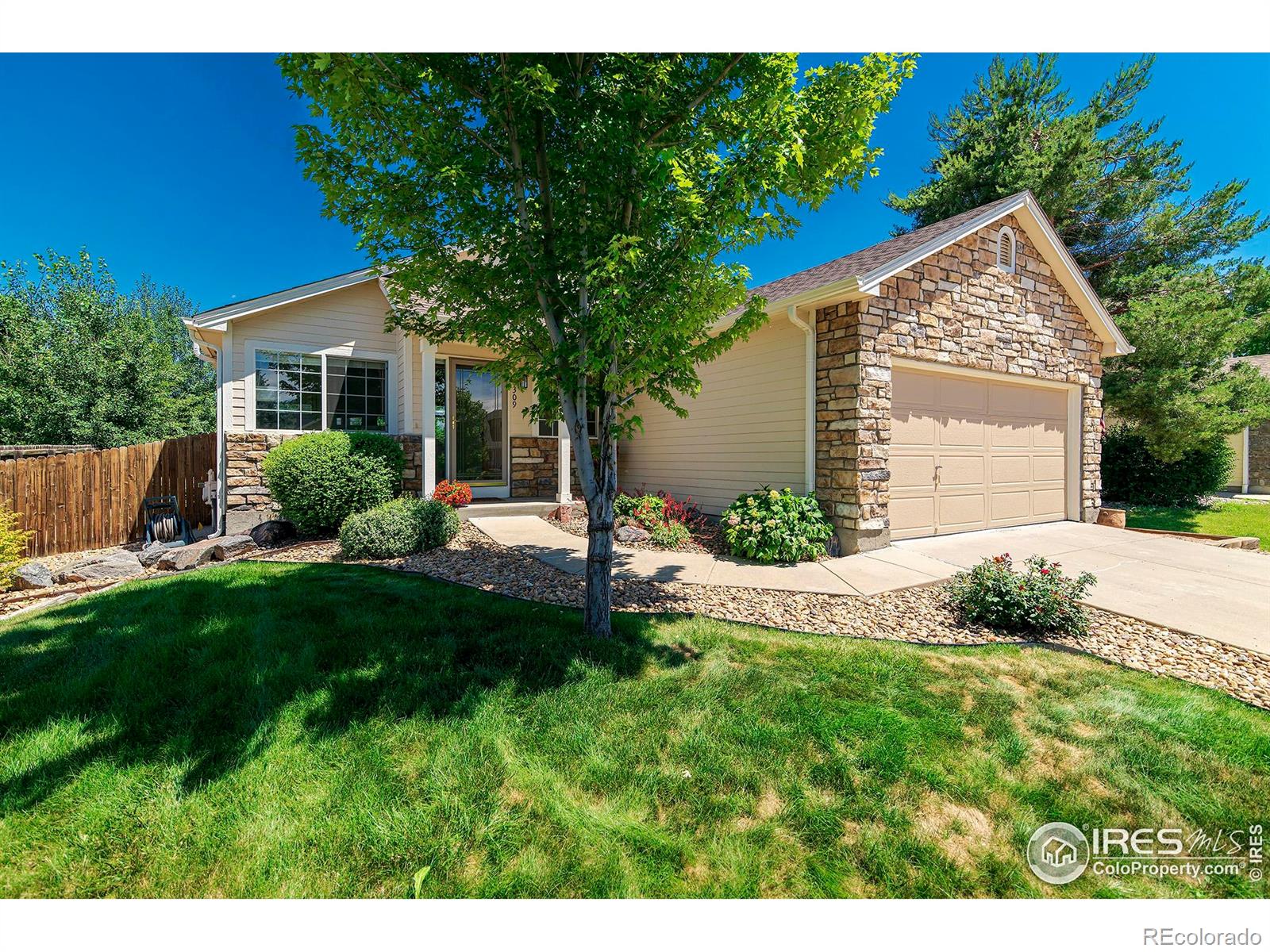 1309  Banner Circle, erie MLS: 4567891038530 Beds: 3 Baths: 2 Price: $635,000