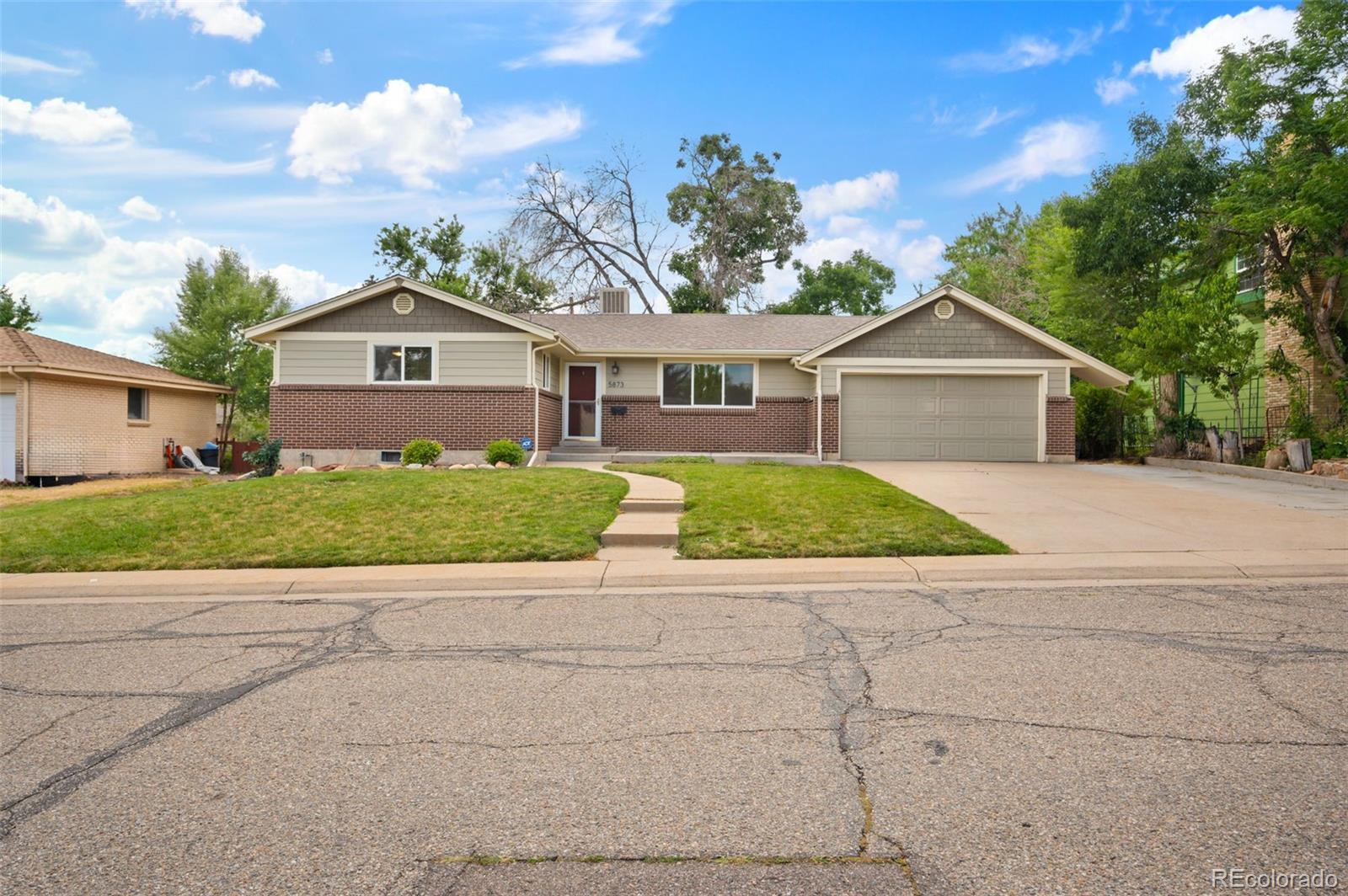 5873  Urban Court, arvada MLS: 4350171 Beds: 4 Baths: 2 Price: $600,000