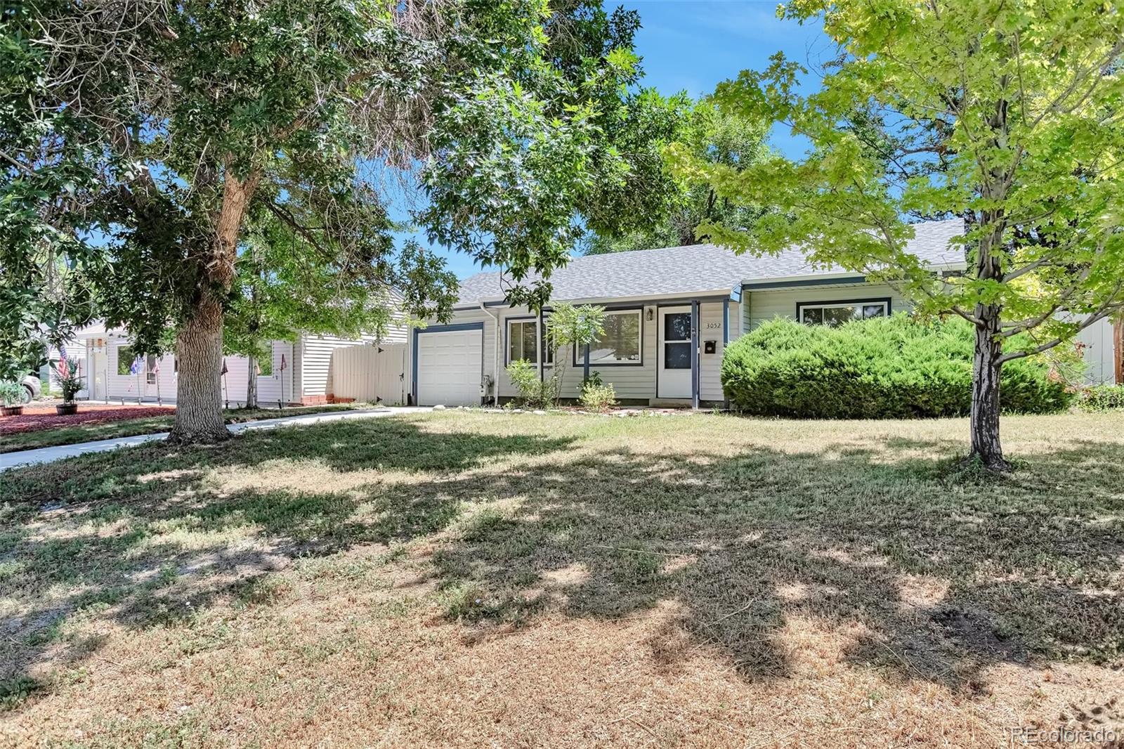 3052 S Grape Way, denver MLS: 6150009 Beds: 3 Baths: 2 Price: $475,000
