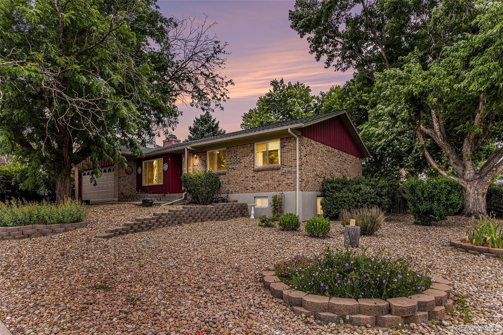 2398 S Eldridge Street, lakewood MLS: 7756057 Beds: 5 Baths: 3 Price: $634,900