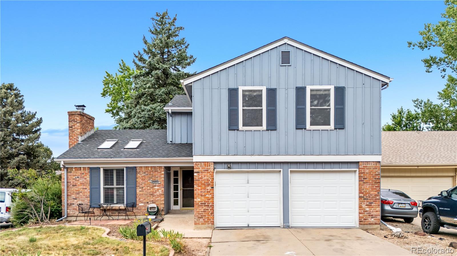 2889 S Newark Place, aurora MLS: 3723047 Beds: 3 Baths: 3 Price: $569,888